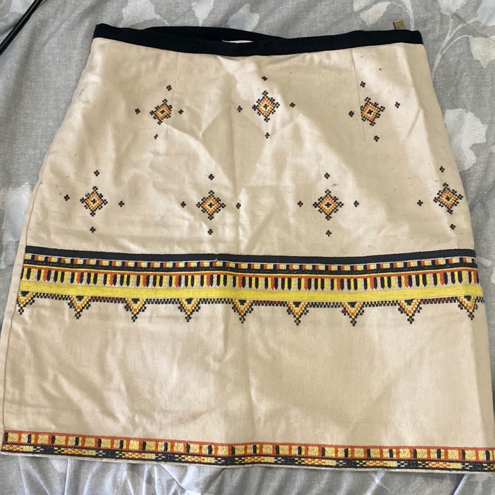 A Loves A skirt